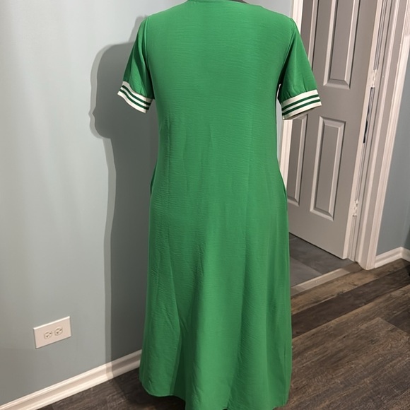 Dress - Picture 5 of 5